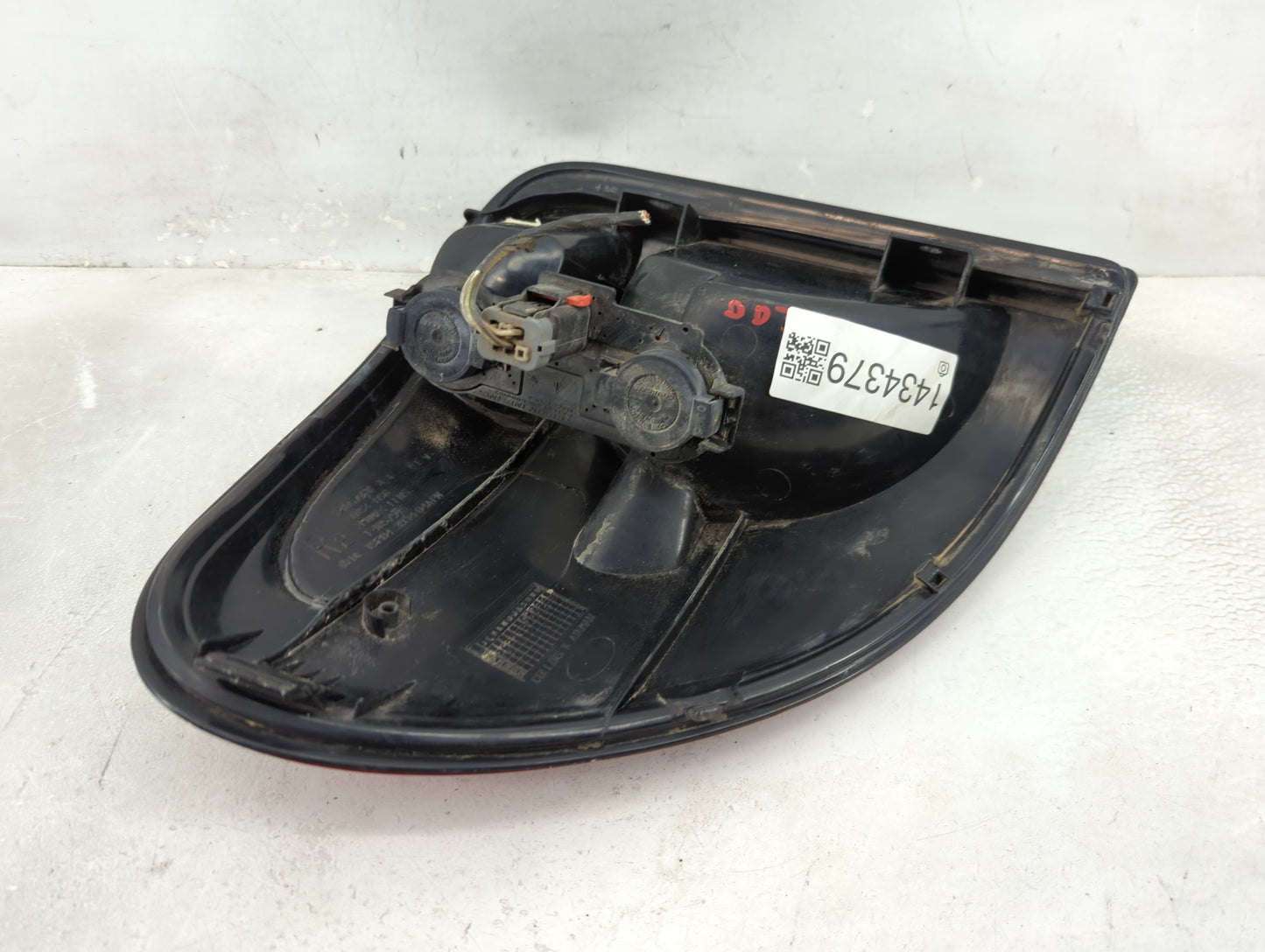 2004-2007 Dodge Caravan Tail Light Assembly Passenger Right OEM Fits Fits 2004 2005 2006 2007 OEM Used Auto Parts - Oemuseda