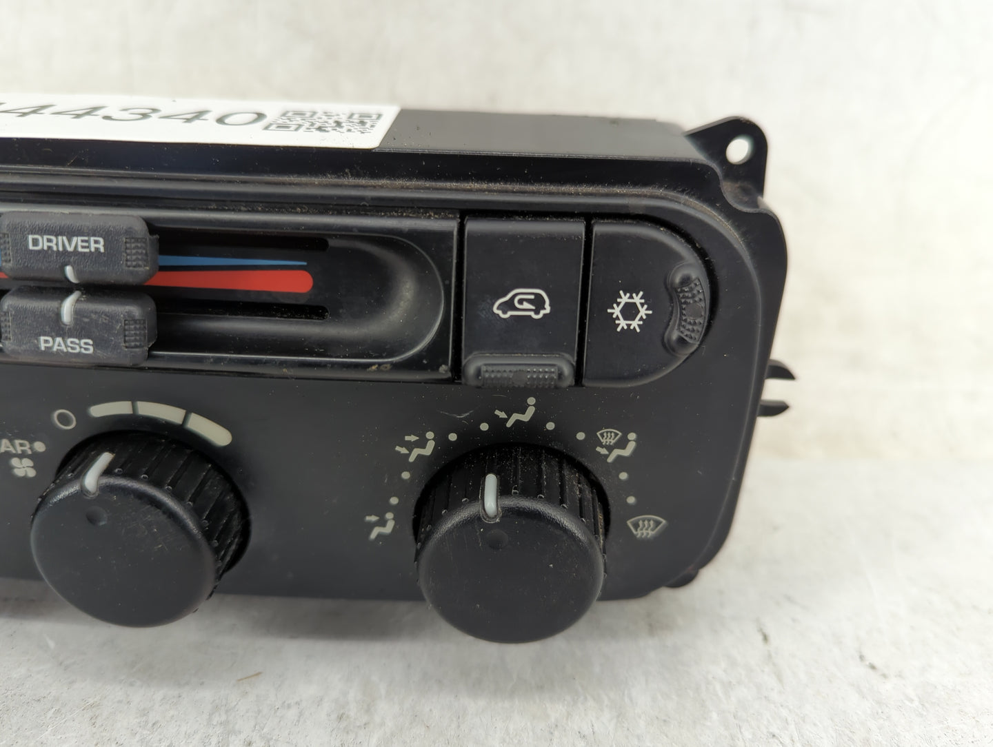 2004-2007 Dodge Caravan Climate Control Module Temperature AC/Heater Replacement P/N:05134627AA Fits Fits 2004 2005 2006 200