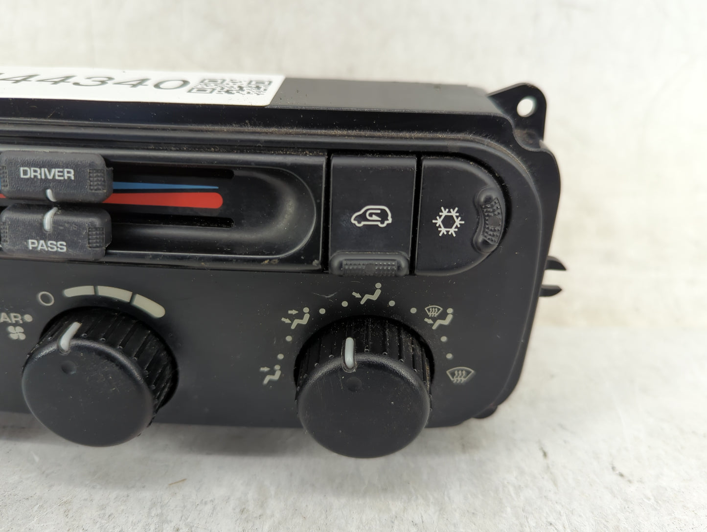 2004-2007 Dodge Caravan Climate Control Module Temperature AC/Heater Replacement P/N:05134627AA Fits Fits 2004 2005 2006 200