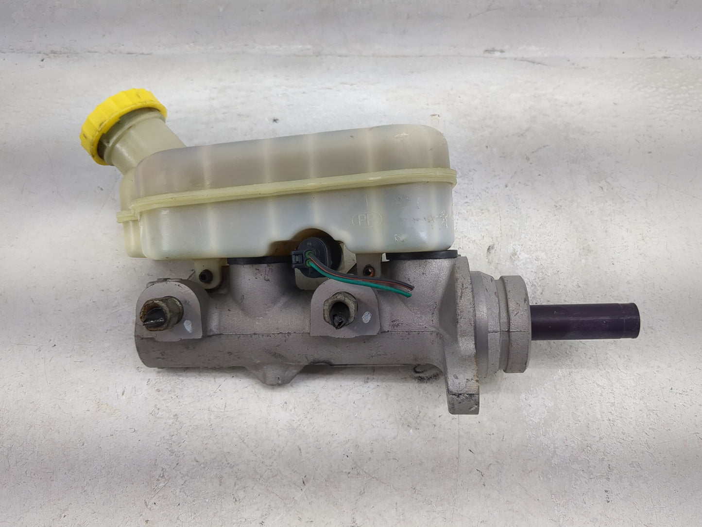 2003-2007 Dodge Caravan Brake Master Cylinder - Oemusedautoparts1.com