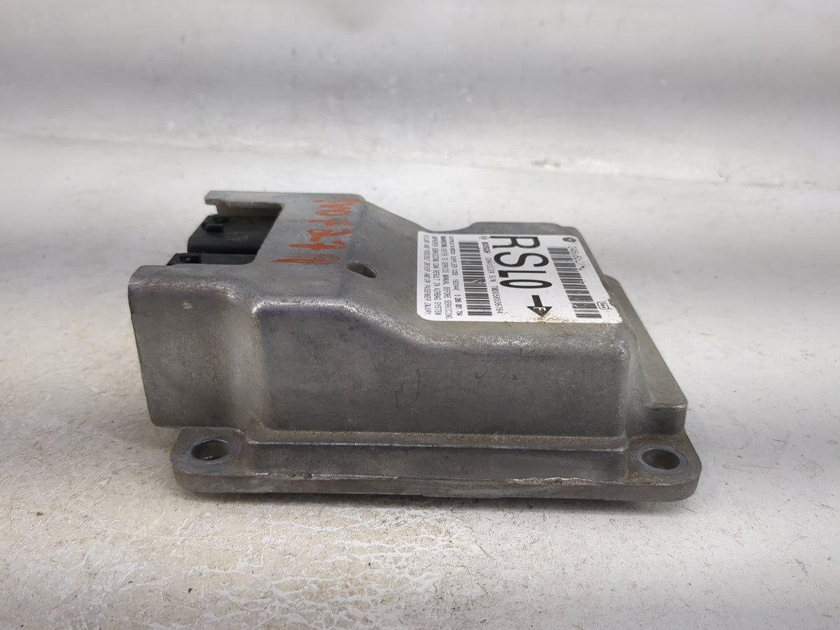 2005-2005 Dodge Caravan Safety Restraint Srs Airbag Control Module - Oemusedautoparts1.com