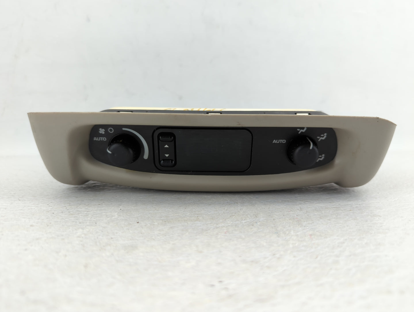 2001-2007 Dodge Caravan Climate Control Module Temperature AC/Heater Replacement P/N:P05005009AD Fits OEM Used Auto Parts - 