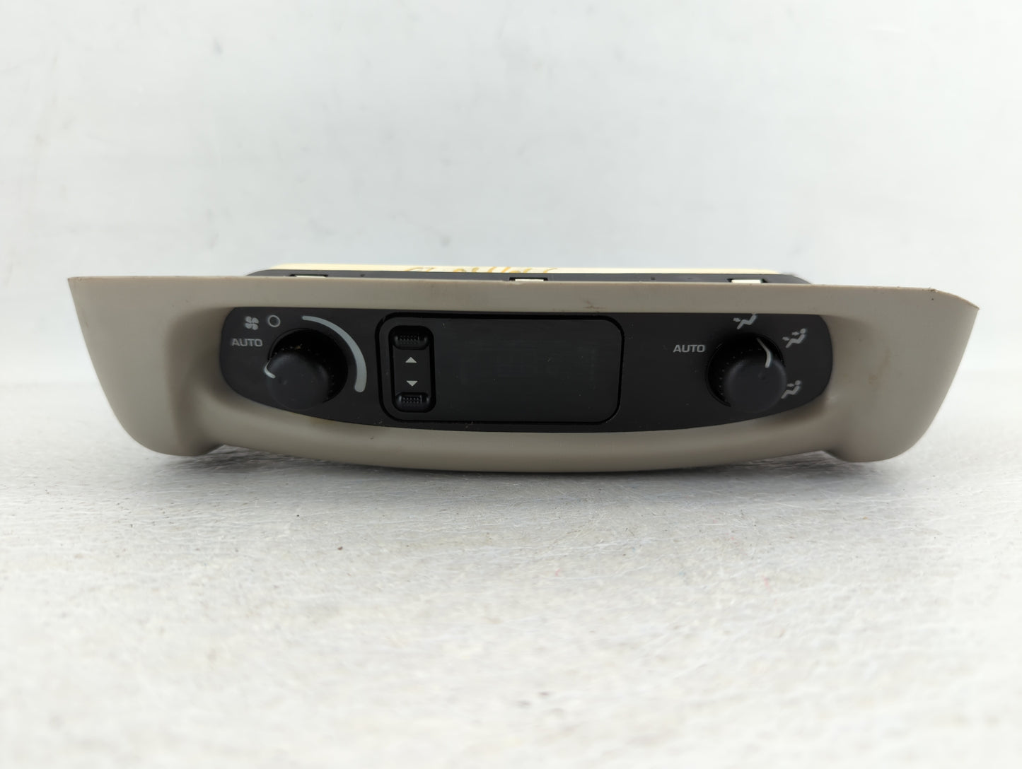 2001-2007 Dodge Caravan Climate Control Module Temperature AC/Heater Replacement P/N:P05005009AD Fits OEM Used Auto Parts - 