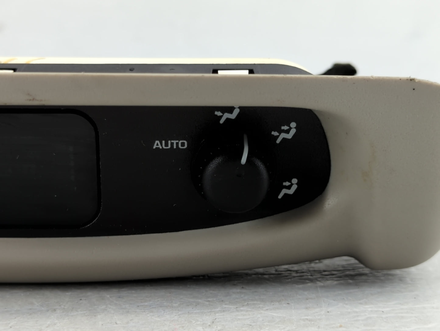 2001-2007 Dodge Caravan Climate Control Module Temperature AC/Heater Replacement P/N:P05005009AD Fits OEM Used Auto Parts - 