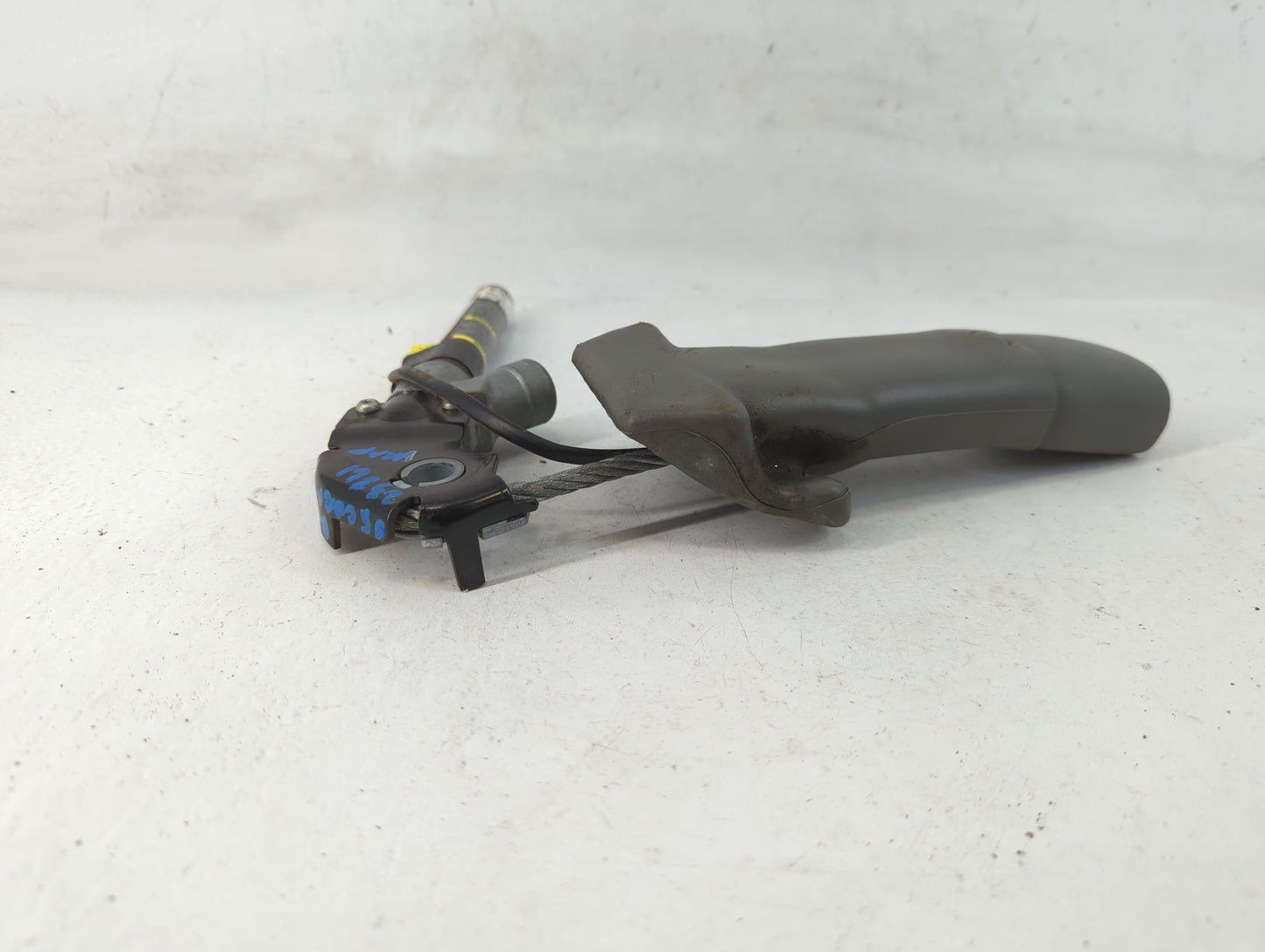 2005-2007 Dodge Caravan Passenger Front Seatbelt Buckle - Oemusedautoparts1.com