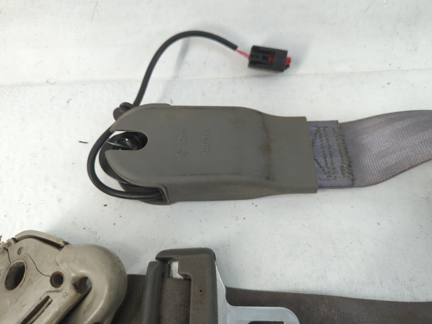2005-2007 Dodge Caravan Passenger Front Seatbelt Buckle - Oemusedautoparts1.com