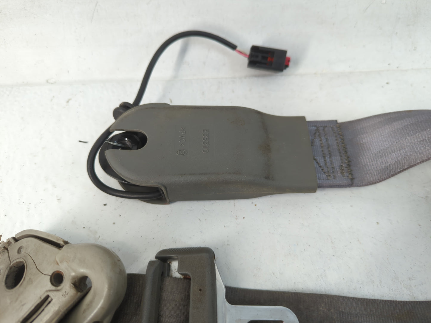 2005-2007 Dodge Caravan Passenger Front Seatbelt Buckle - Oemusedautoparts1.com