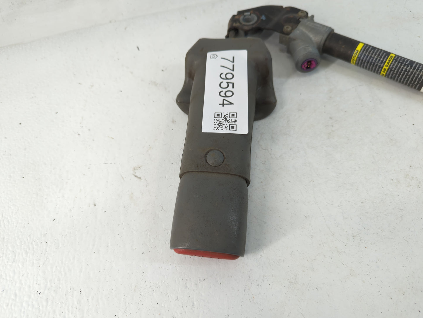 2005-2007 Dodge Caravan Passenger Front Seatbelt Buckle - Oemusedautoparts1.com