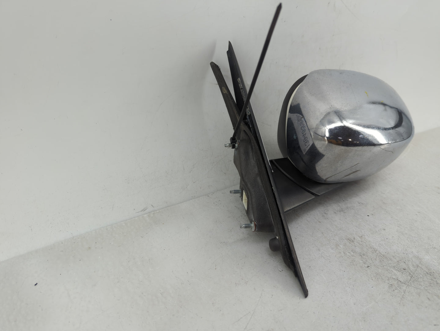 2006-2010 Dodge Charger Driver Side View Mirror - Left Door Mirror OEM Used - Oemusedautoparts1.com