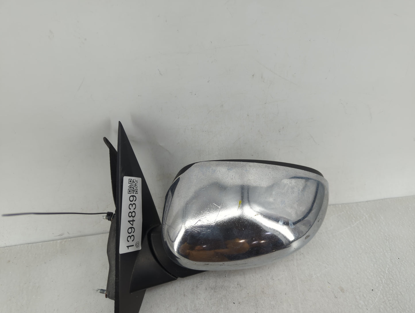 2006-2010 Dodge Charger Driver Side View Mirror - Left Door Mirror OEM Used - Oemusedautoparts1.com