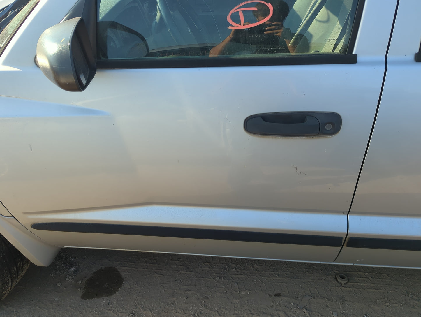 2005-2011 Dodge Dakota Driver Front Door Oem - Oemusedautoparts1.com