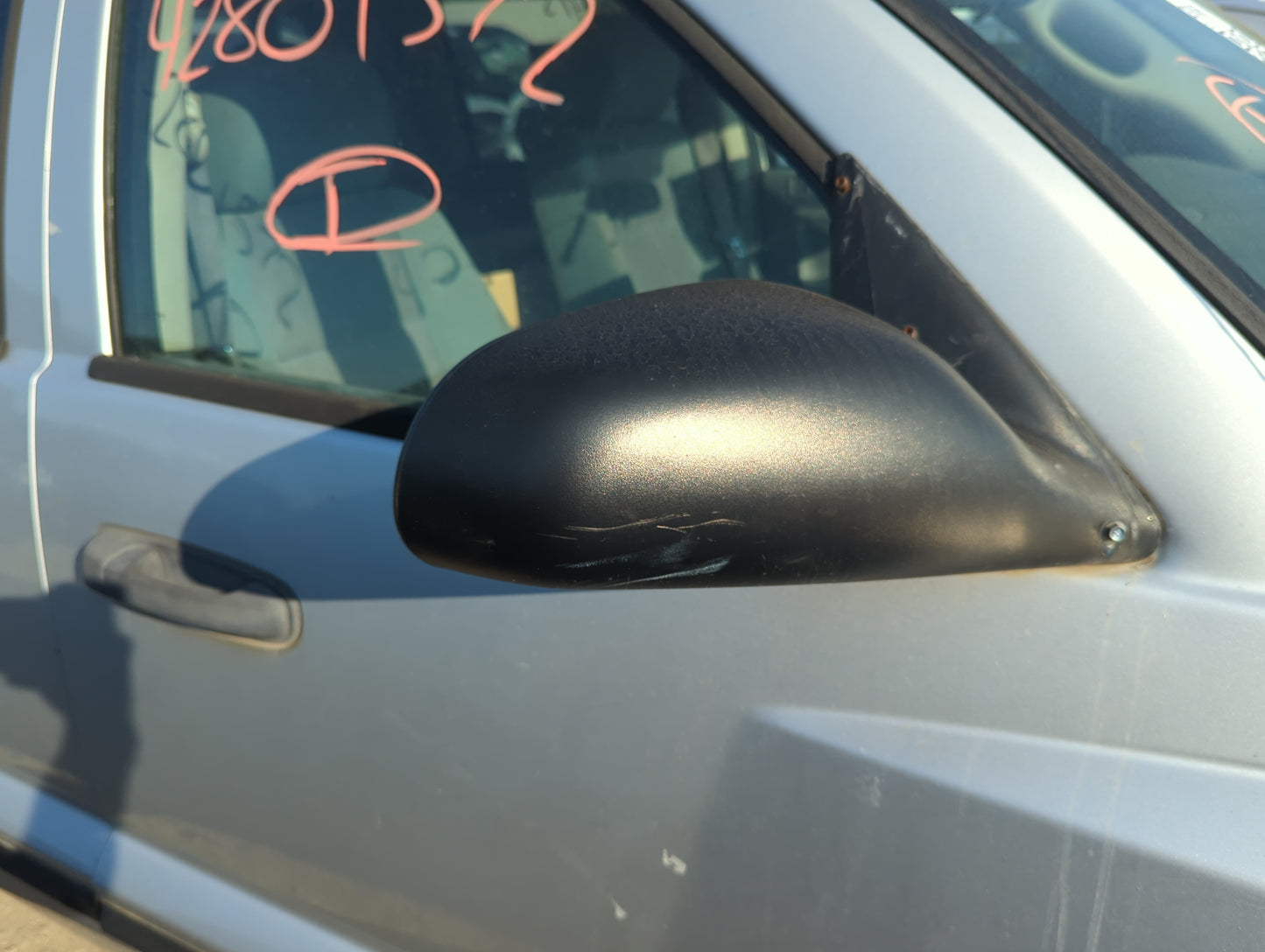 2005-2011 Dodge Dakota Passenger Side View Mirror - Right Door Mirror OEM Used - Oemusedautoparts1.com