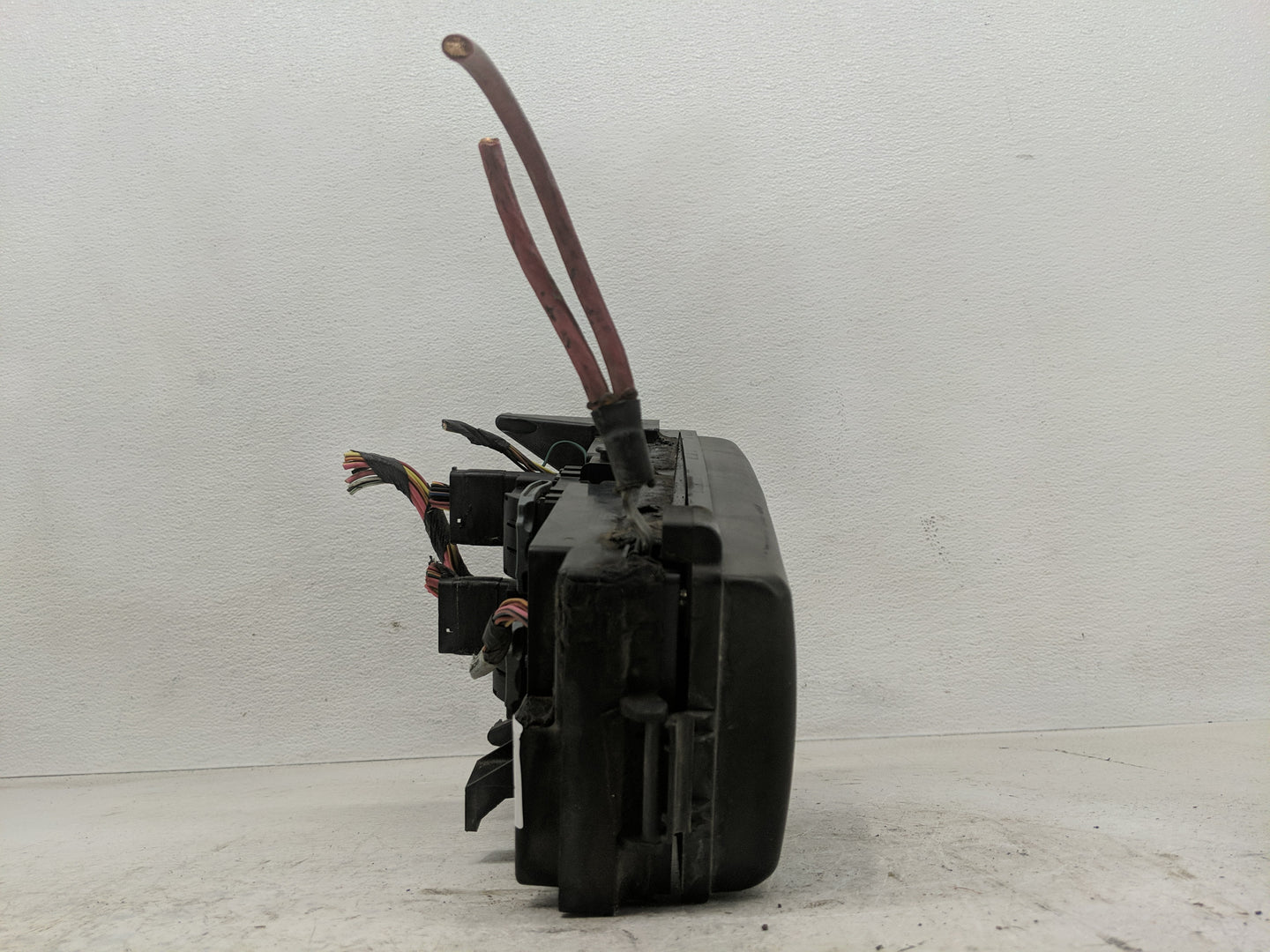 2005-2007 Dodge Dakota Fusebox Fuse Box Panel Relay Module P/N:04839703AH Fits Fits 2005 2006 2007 OEM Used Auto Parts - Oem