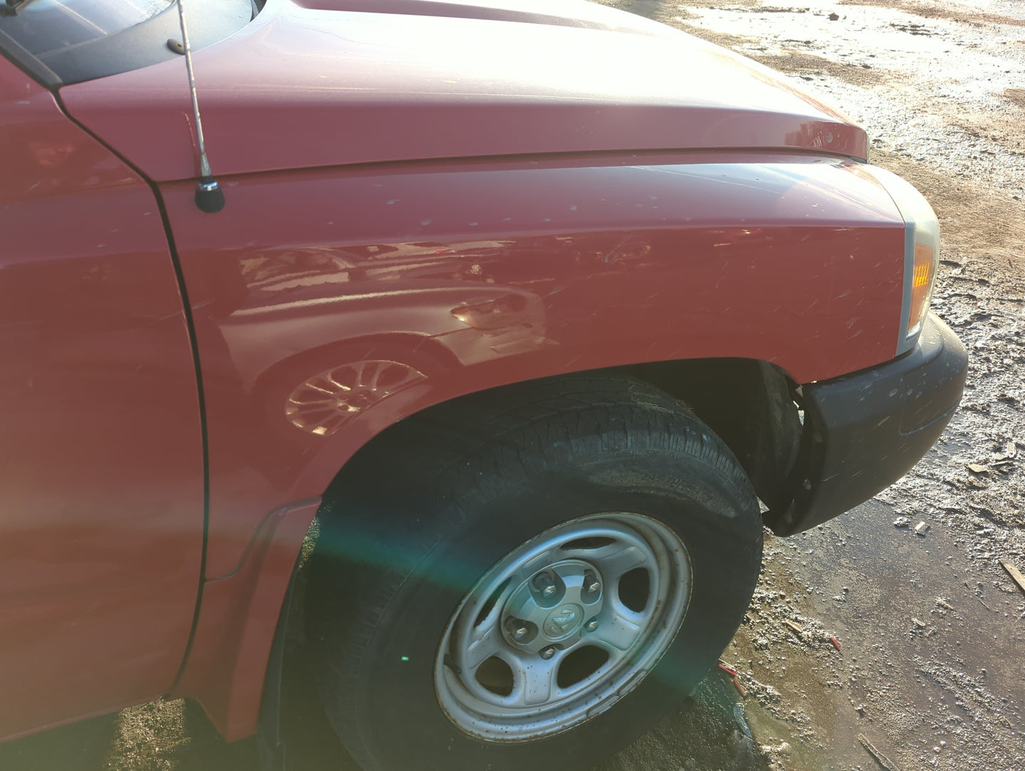 2005-2007 Dodge Dakota Passenger Fender 1267860 - Oemusedautoparts1.com
