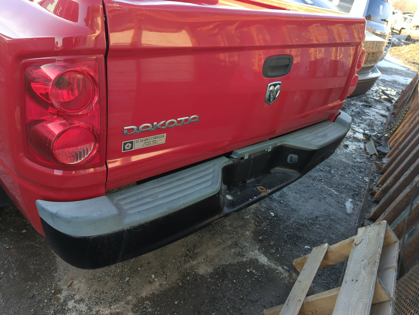 2005-2011 Dodge Dakota Rear Bumper Assembly Oem - Oemusedautoparts1.com