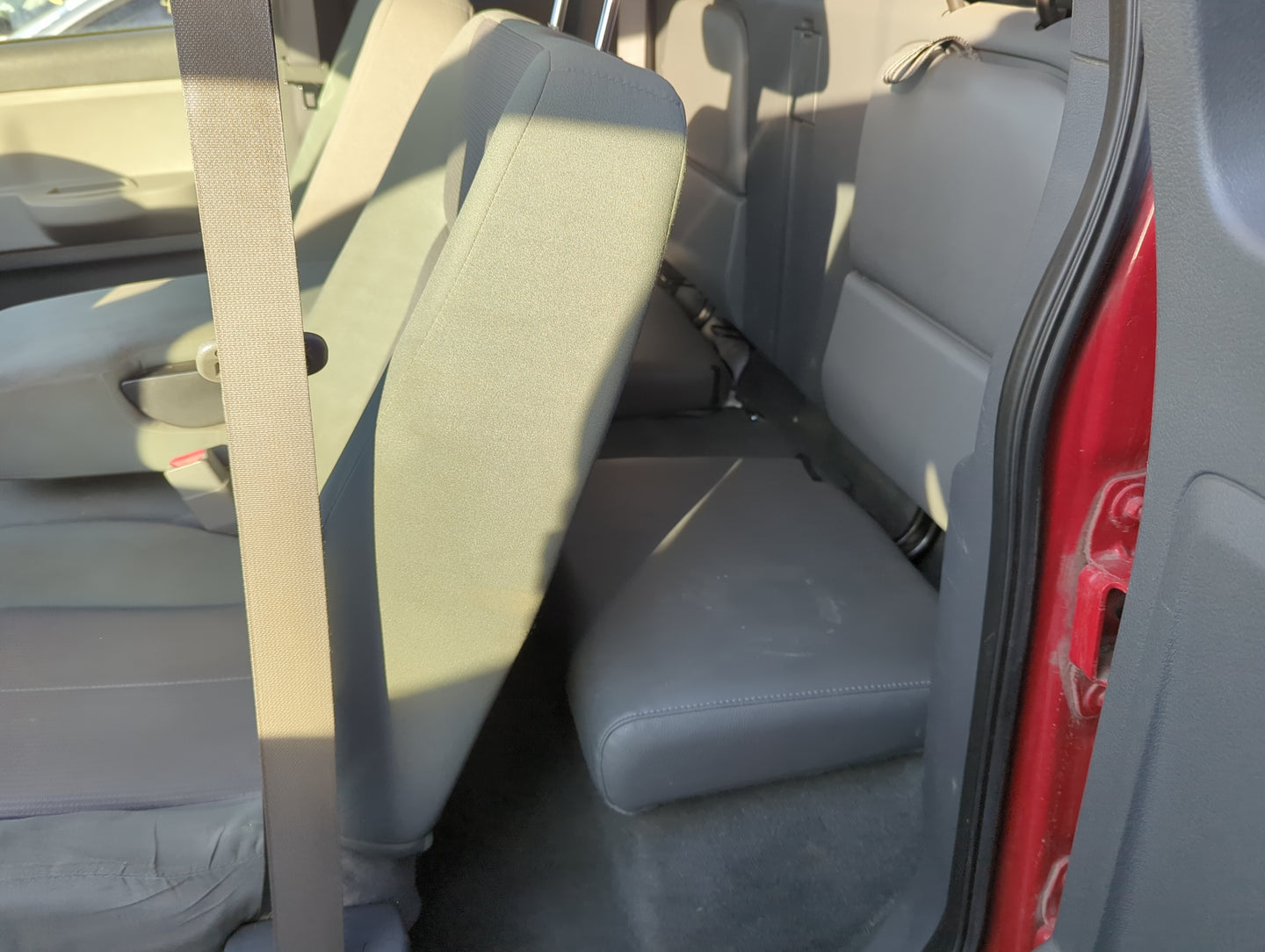2005 Dodge Dakota Rear Seat Oem 1267971 - Oemusedautoparts1.com