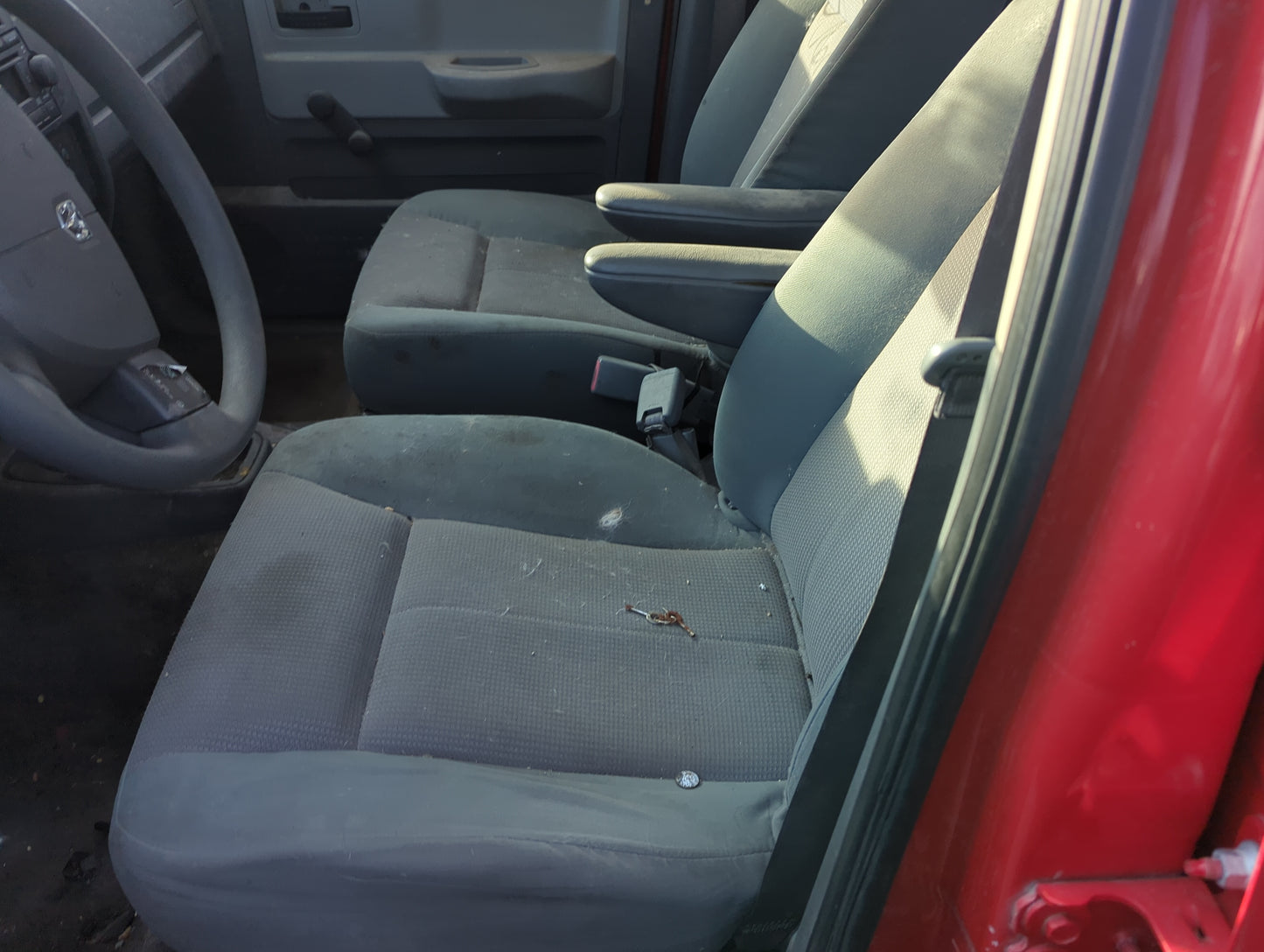 2005-2007 Dodge Dakota Driver Front Seat Oem 1277230 - Oemusedautoparts1.com
