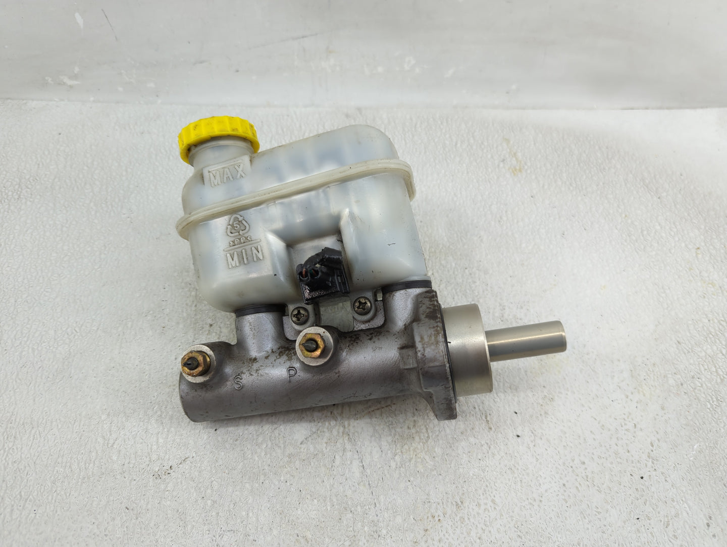 2005-2005 Dodge Dakota Brake Master Cylinder - Oemusedautoparts1.com