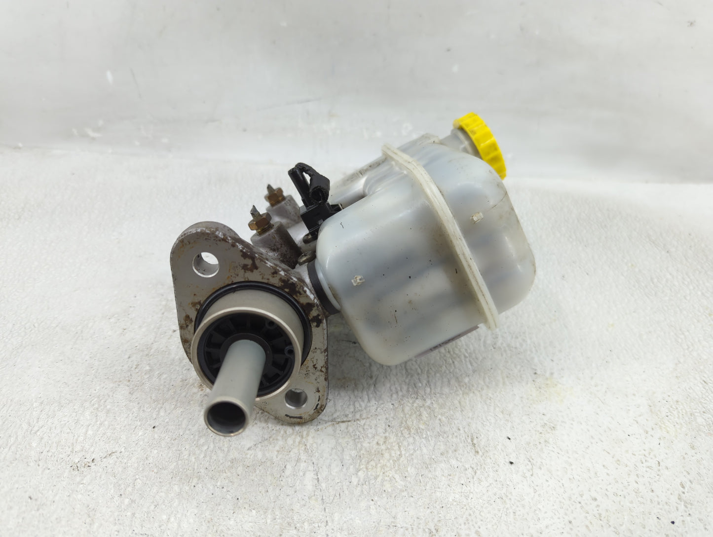 2005-2005 Dodge Dakota Brake Master Cylinder - Oemusedautoparts1.com