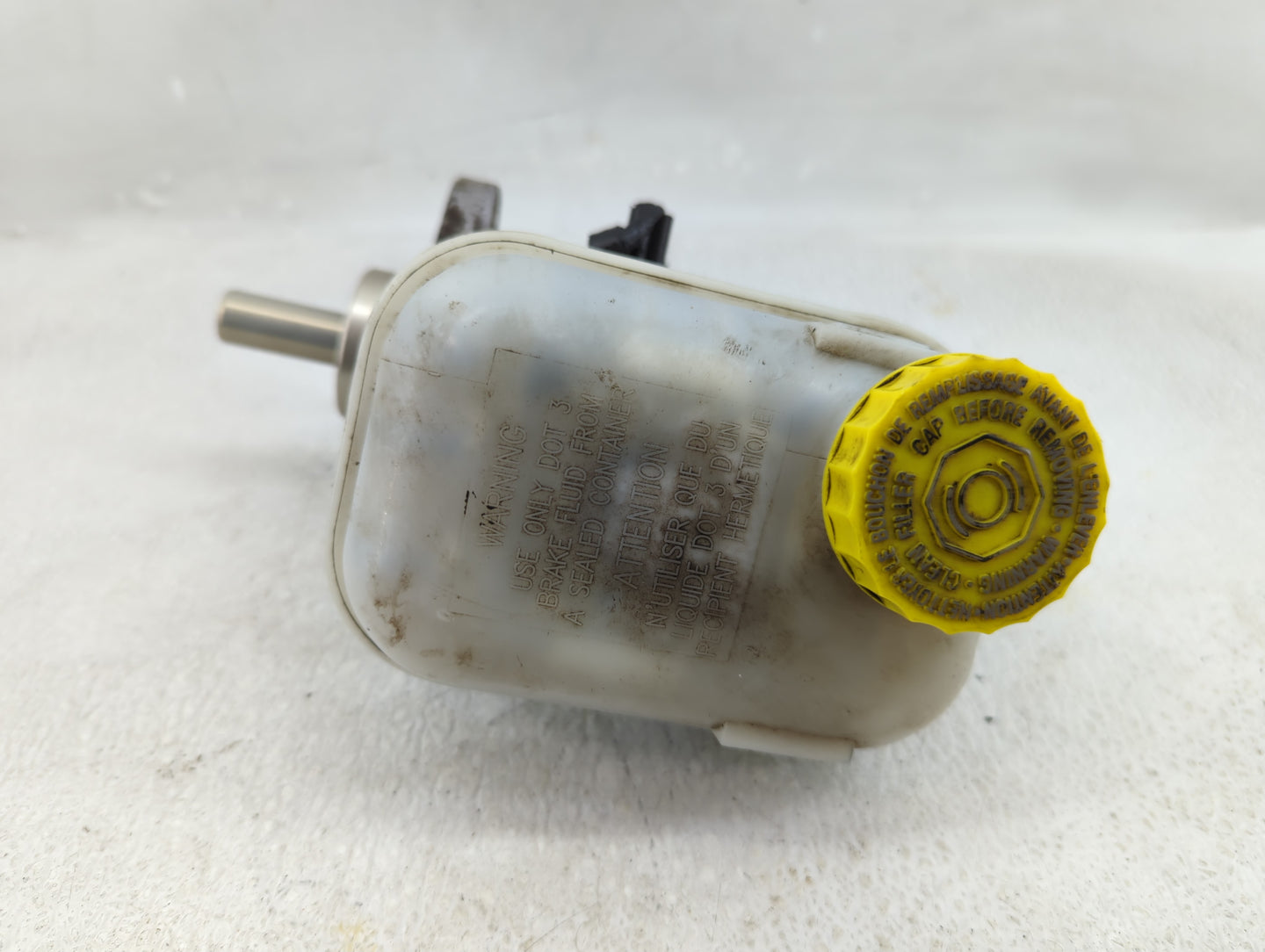 2005-2005 Dodge Dakota Brake Master Cylinder - Oemusedautoparts1.com