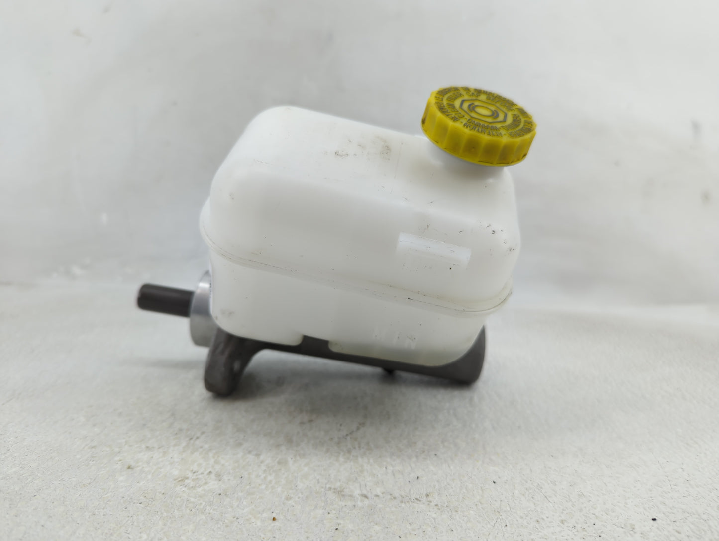 2005-2005 Dodge Dakota Brake Master Cylinder - Oemusedautoparts1.com