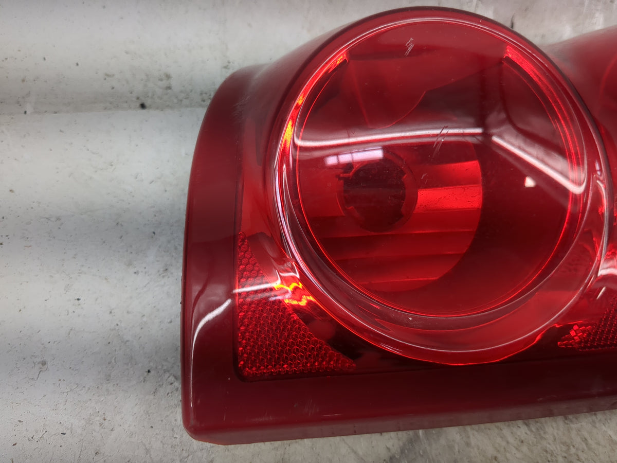 2005-2011 Dodge Dakota Tail Light Assembly Passenger Right OEM Fits Fits 2005 2006 2007 2008 2009 2010 2011 OEM Used Auto Pa