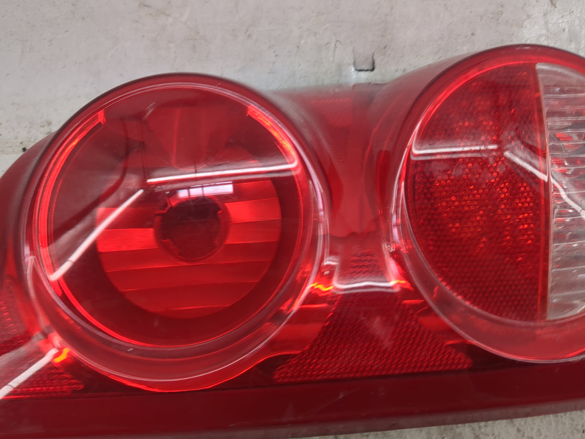2005-2011 Dodge Dakota Tail Light Assembly Passenger Right OEM Fits Fits 2005 2006 2007 2008 2009 2010 2011 OEM Used Auto Pa