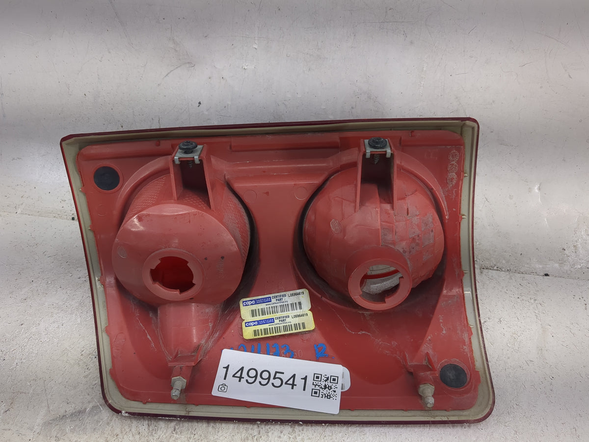 2005-2011 Dodge Dakota Tail Light Assembly Passenger Right OEM Fits Fits 2005 2006 2007 2008 2009 2010 2011 OEM Used Auto Pa