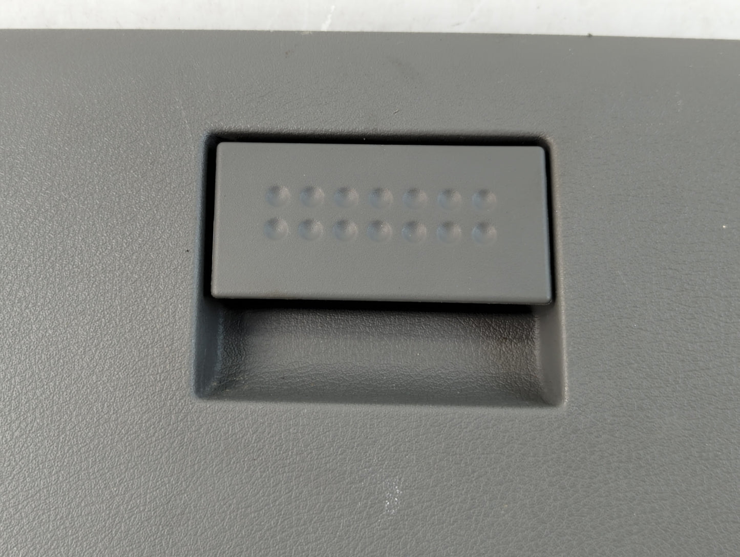 2005 Dodge Dakota Passenger Glove Box Door Storage Compartment 884702 - Oemusedautoparts1.com