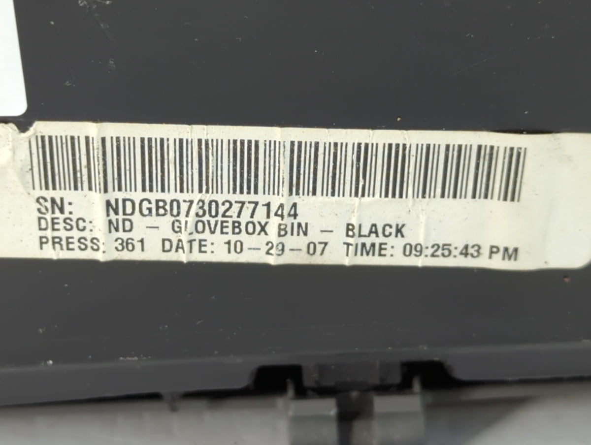 2005 Dodge Dakota Passenger Glove Box Door Storage Compartment 884702 - Oemusedautoparts1.com