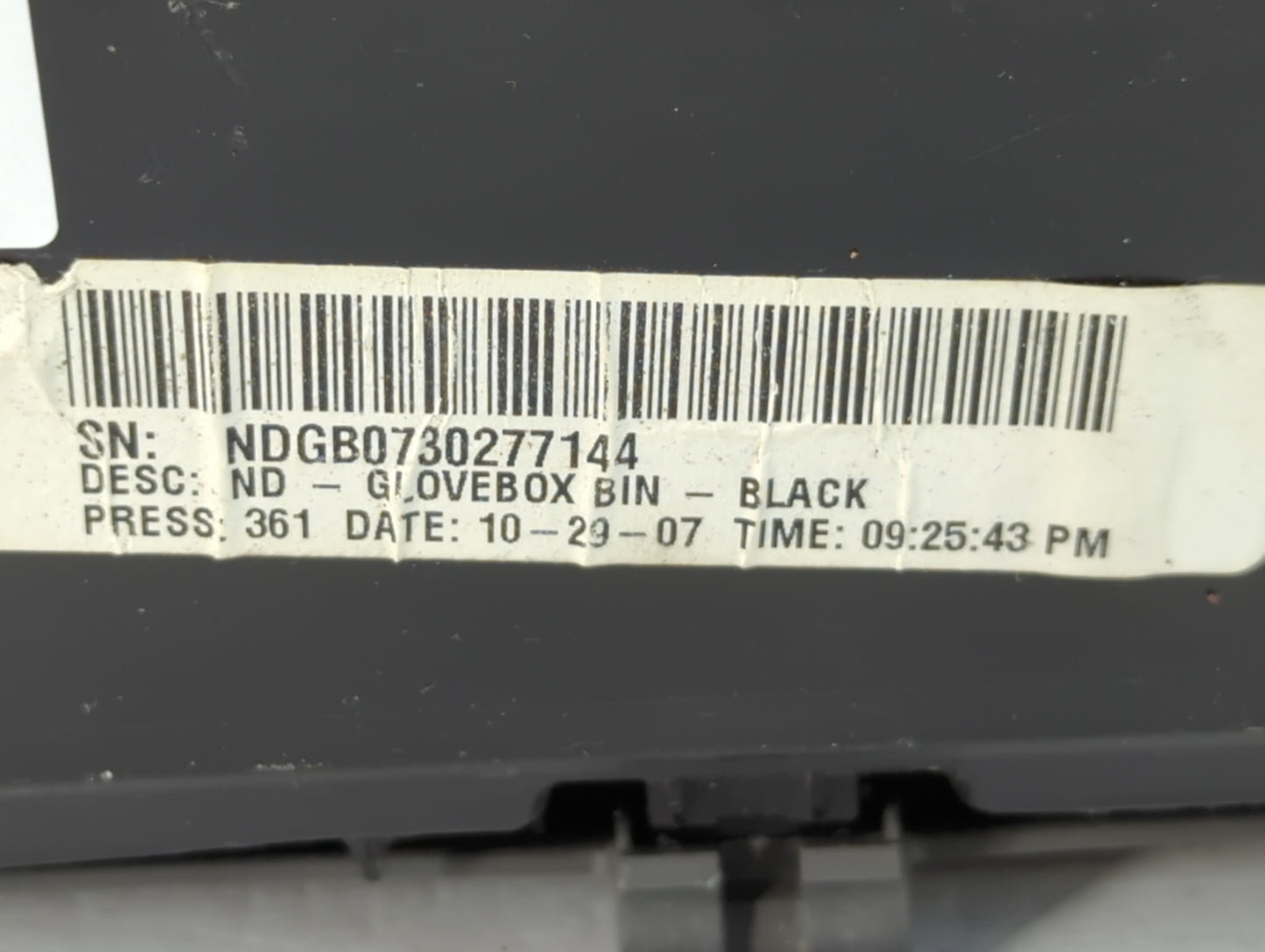 2005 Dodge Dakota Passenger Glove Box Door Storage Compartment 884702 - Oemusedautoparts1.com