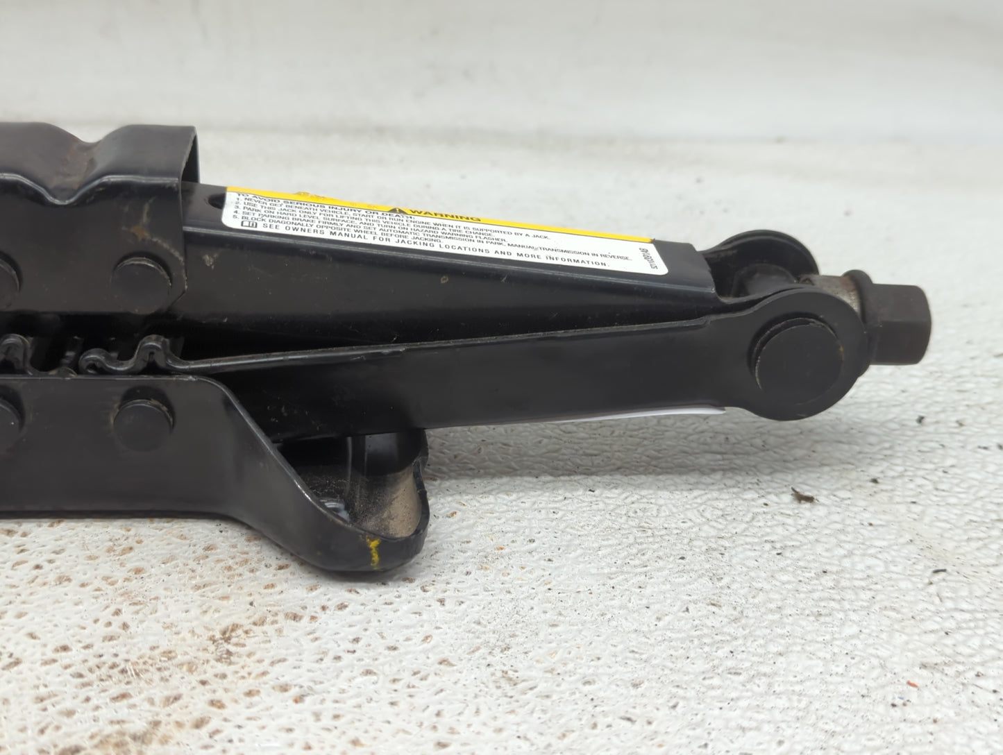 2005 Dodge Durango Spare Scissor Car Jack 1414195 - Oemusedautoparts1.com