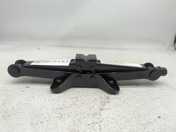 2005 Dodge Durango Spare Scissor Car Jack - Oemusedautoparts1.com