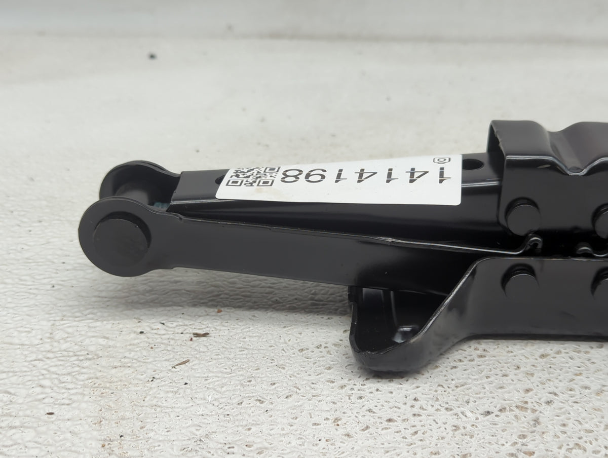 2005 Dodge Durango Spare Scissor Car Jack 1414198 - Oemusedautoparts1.com