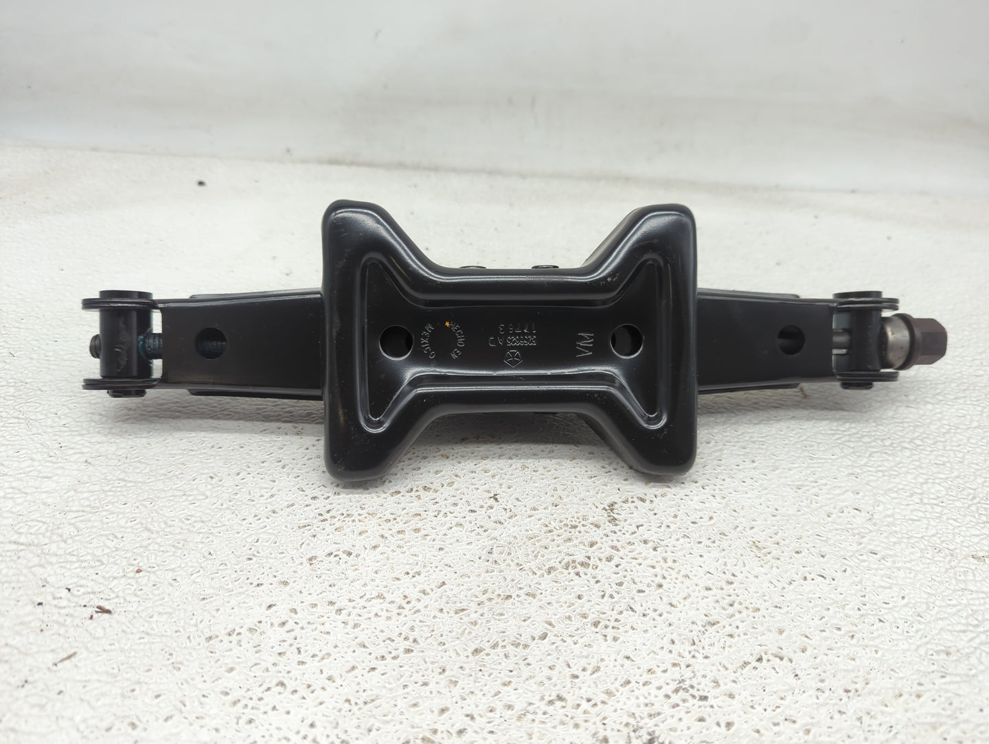 2005 Dodge Durango Spare Scissor Car Jack - Oemusedautoparts1.com