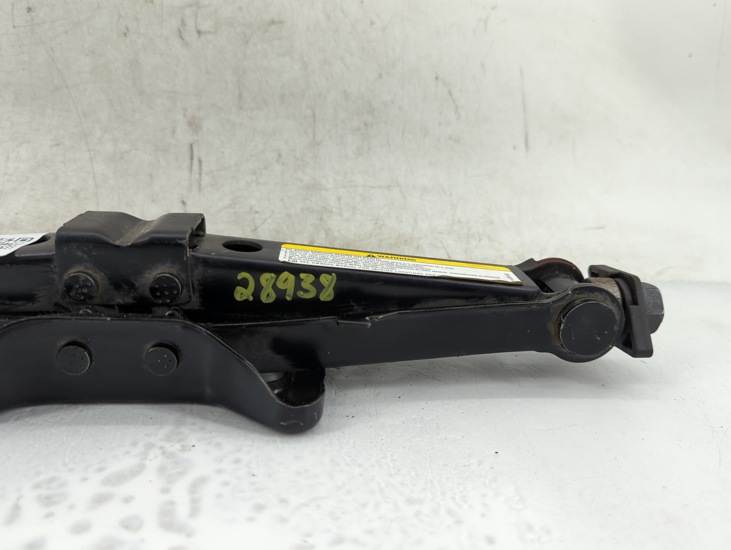 2005 Dodge Durango Spare Scissor Car Jack 1415054 - Oemusedautoparts1.com
