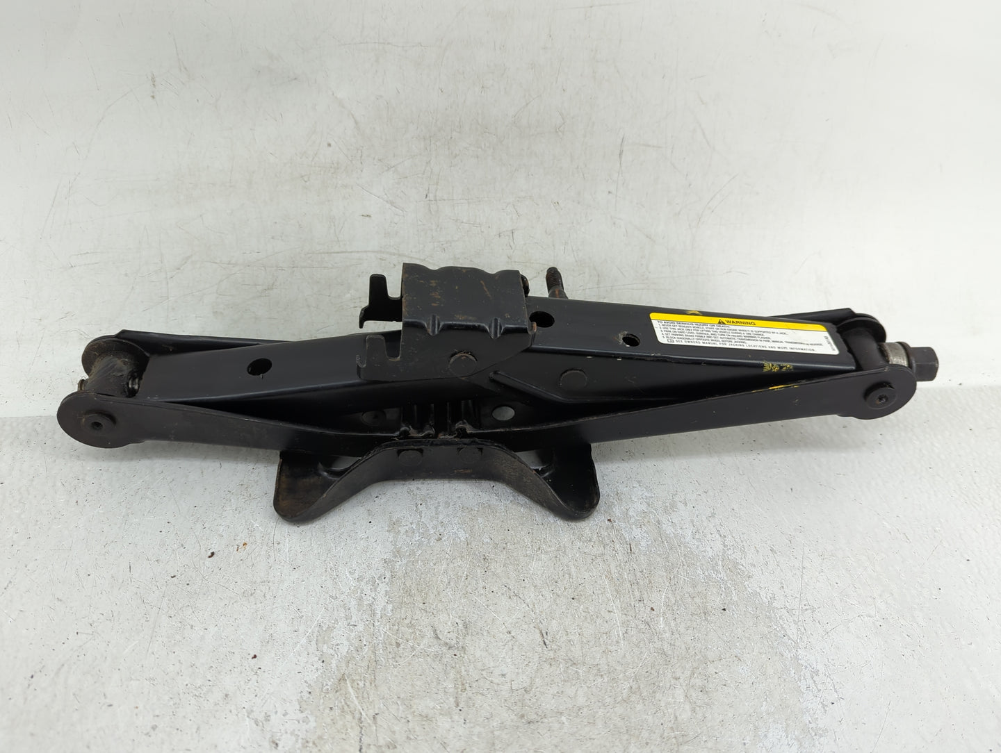 2005 Dodge Durango Spare Scissor Car Jack 1415340 - Oemusedautoparts1.com