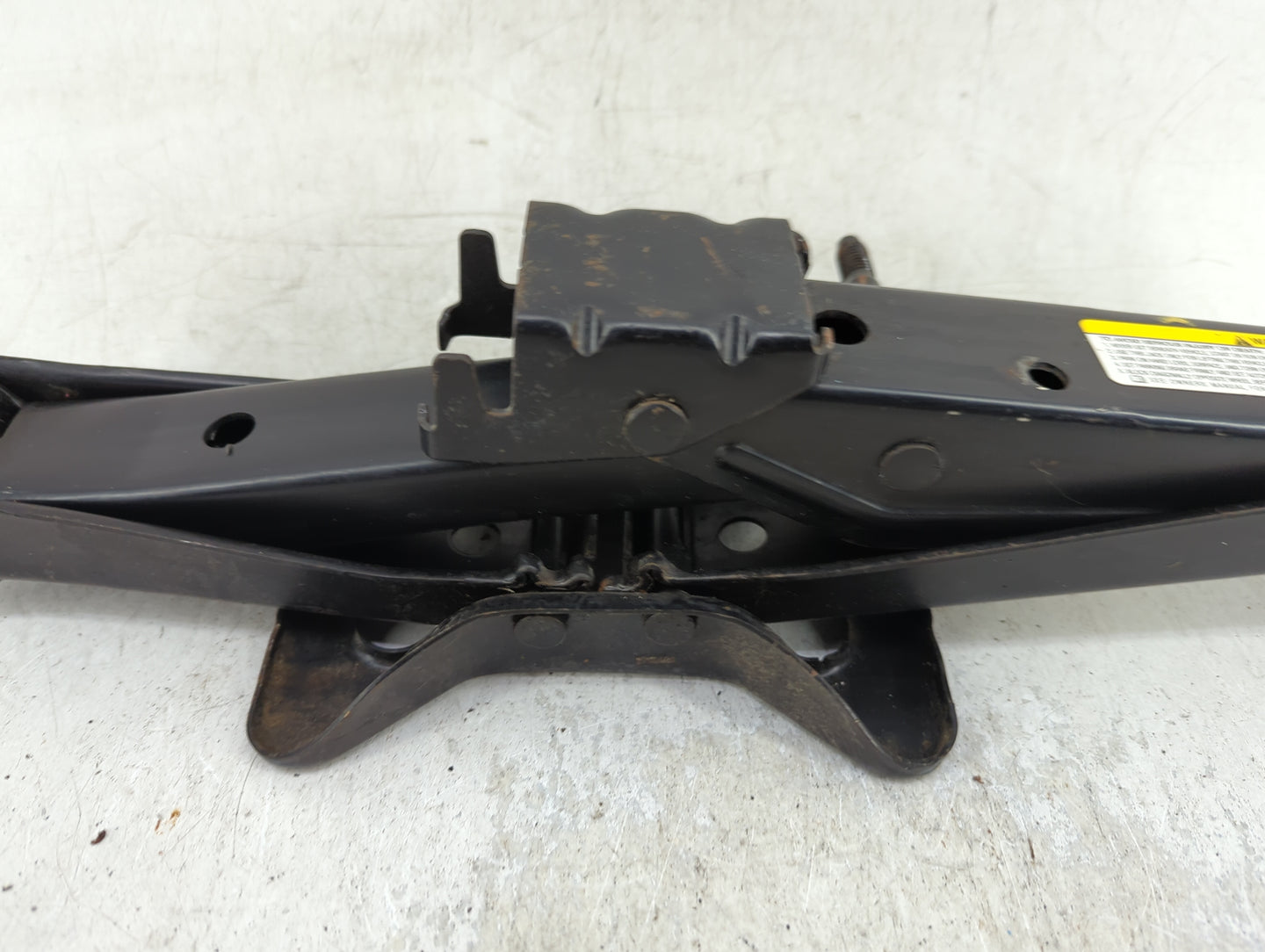 2005 Dodge Durango Spare Scissor Car Jack 1415340 - Oemusedautoparts1.com