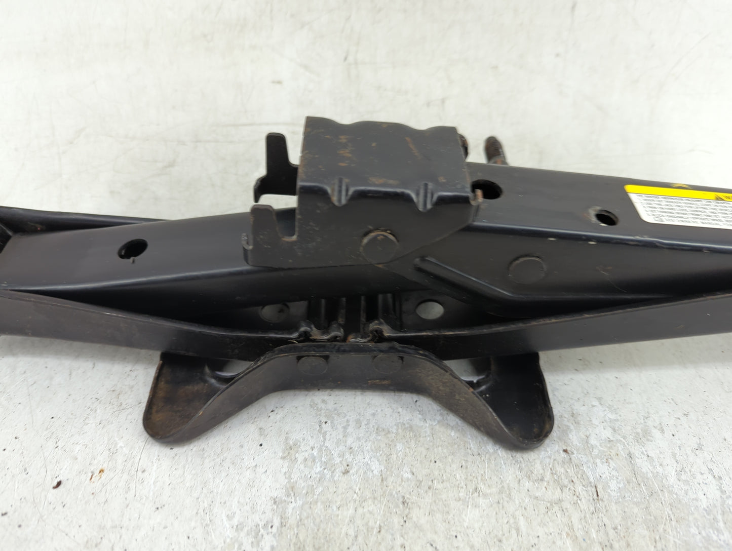 2005 Dodge Durango Spare Scissor Car Jack 1415340 - Oemusedautoparts1.com