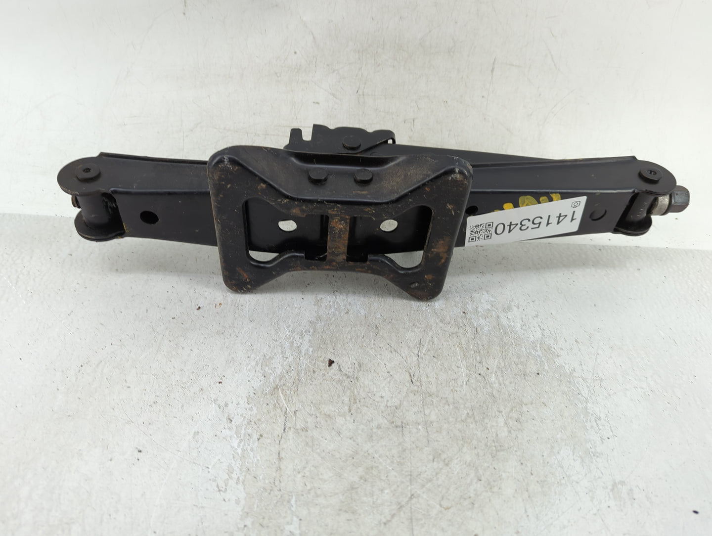 2005 Dodge Durango Spare Scissor Car Jack 1415340 - Oemusedautoparts1.com