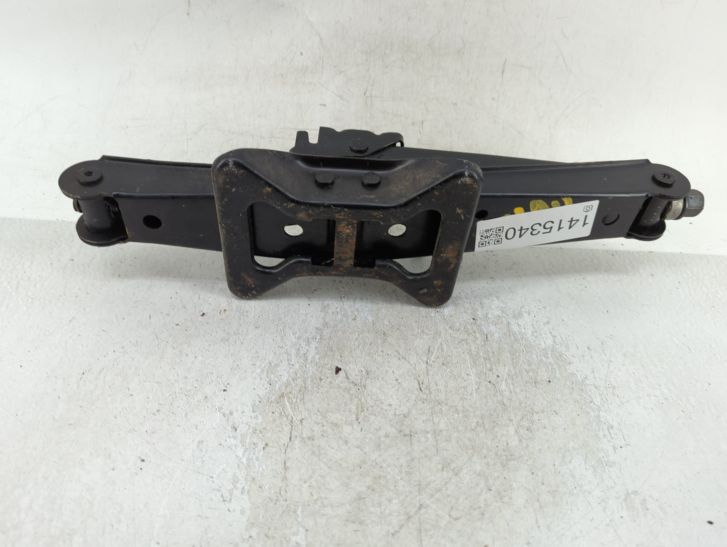 2005 Dodge Durango Spare Scissor Car Jack 1415340 - Oemusedautoparts1.com