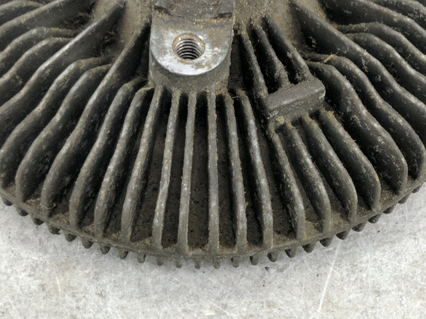2004-2009 Dodge Durango Radiator Cooling Fan Clutch 1483921 - Oemusedautoparts1.com