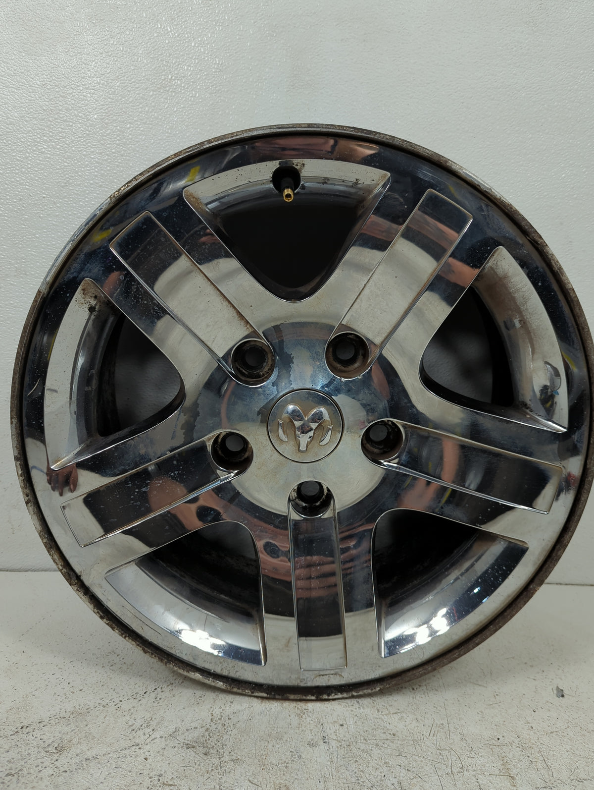 2004-2007 Dodge Durango Oem Wheel Rim 842211 - Oemusedautoparts1.com