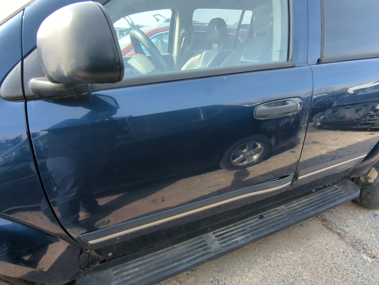 2004-2009 Dodge Durango Driver Front Door Oem - Oemusedautoparts1.com