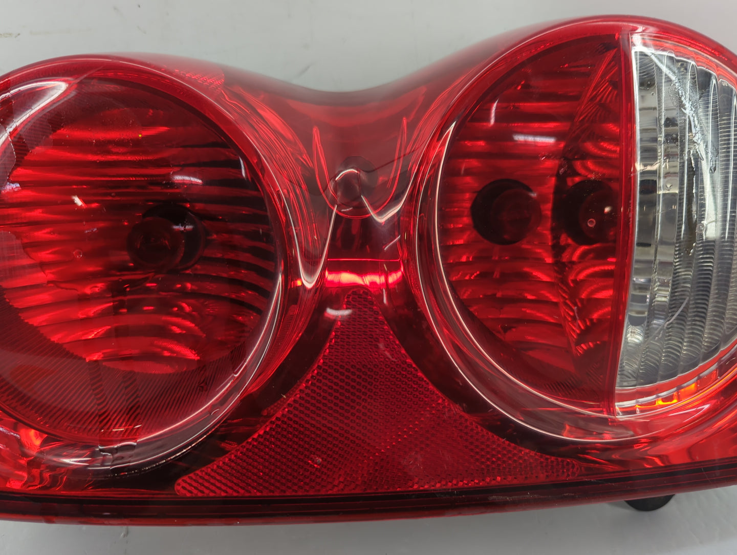 2004-2009 Dodge Durango Tail Light Assembly Passenger Right OEM Fits Fits 2004 2005 2006 2007 2008 2009 OEM Used Auto Parts 