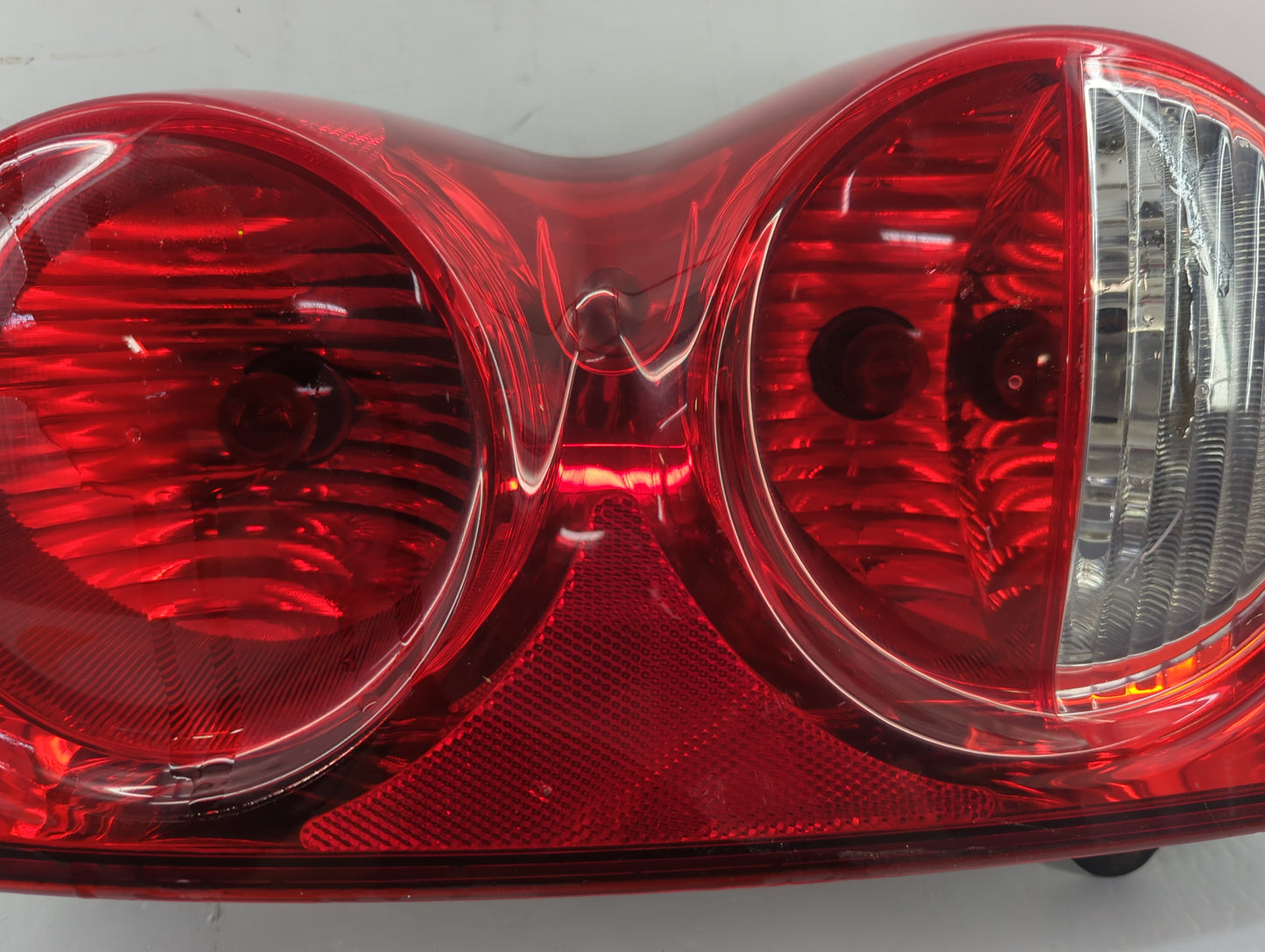 2004-2009 Dodge Durango Tail Light Assembly Passenger Right OEM Fits Fits 2004 2005 2006 2007 2008 2009 OEM Used Auto Parts 