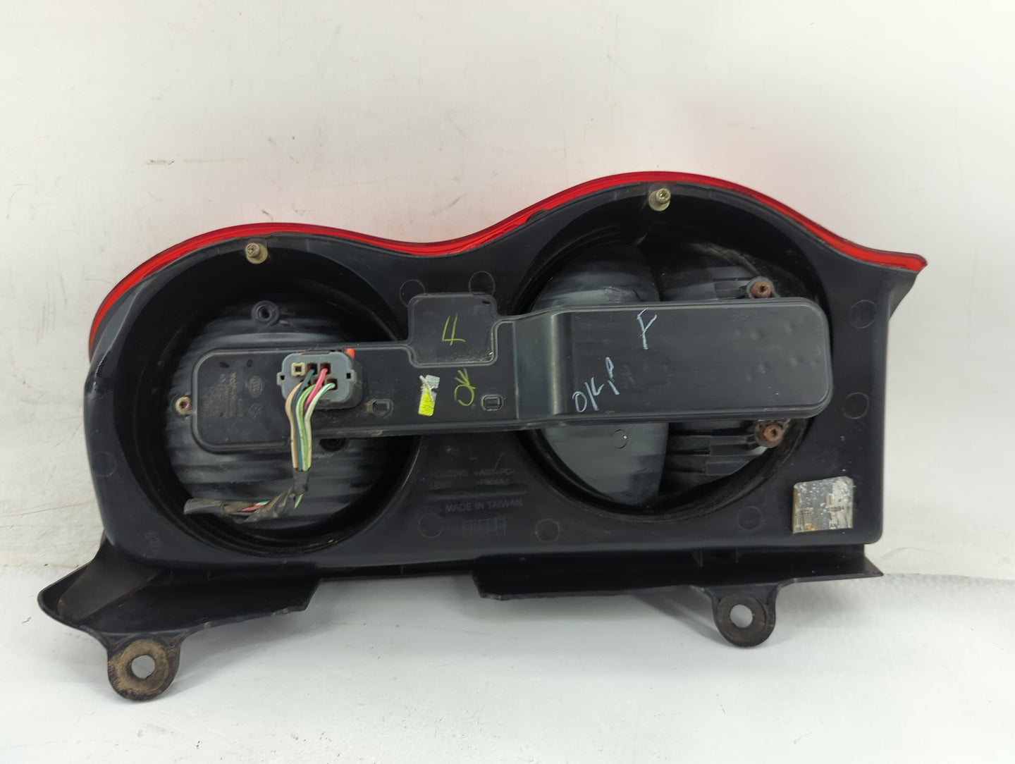 2004-2009 Dodge Durango Tail Light Assembly Driver Left OEM Fits Fits 2004 2005 2006 2007 2008 2009 OEM Used Auto Parts - Oe
