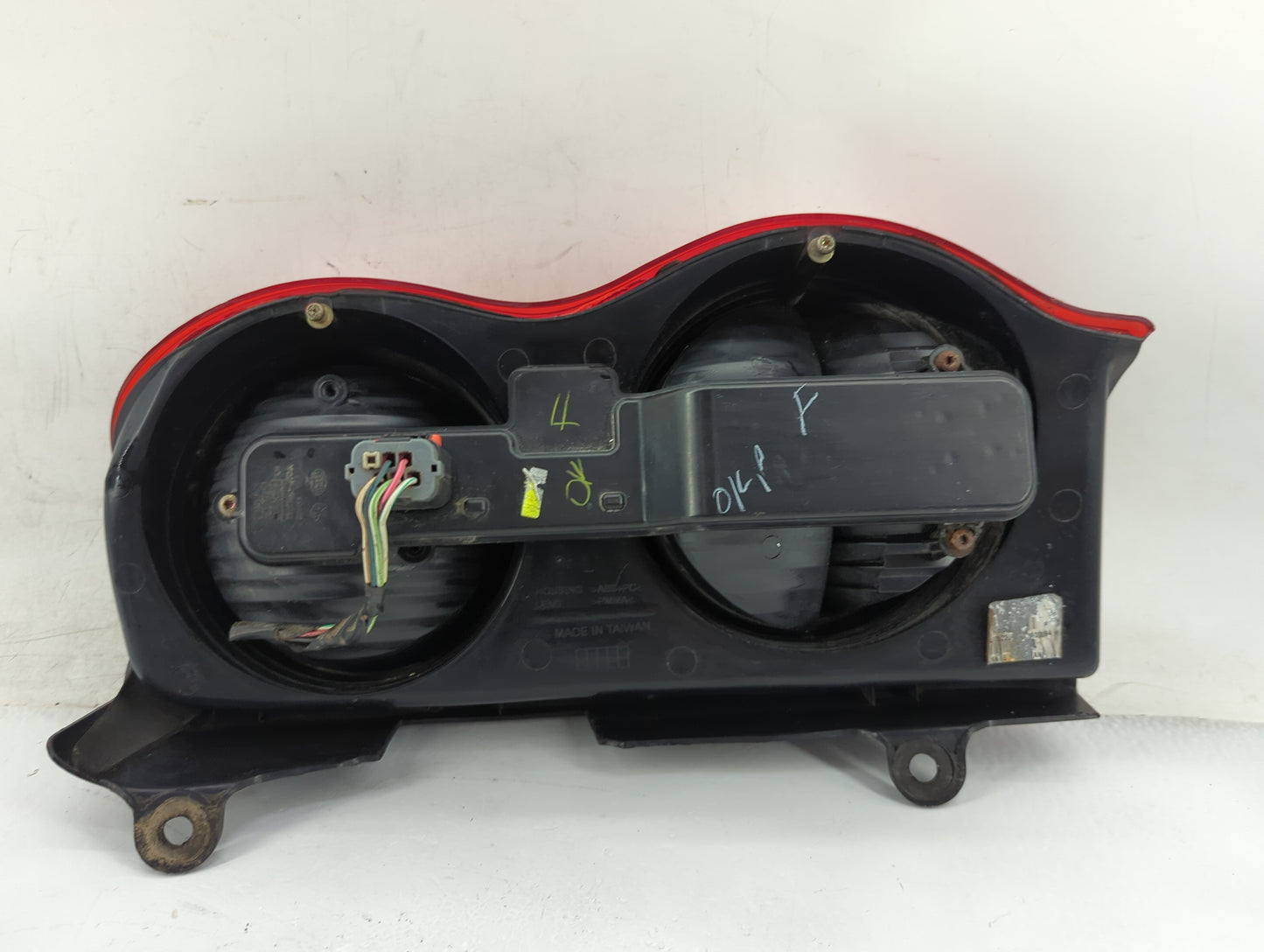 2004-2009 Dodge Durango Tail Light Assembly Driver Left OEM Fits Fits 2004 2005 2006 2007 2008 2009 OEM Used Auto Parts - Oe