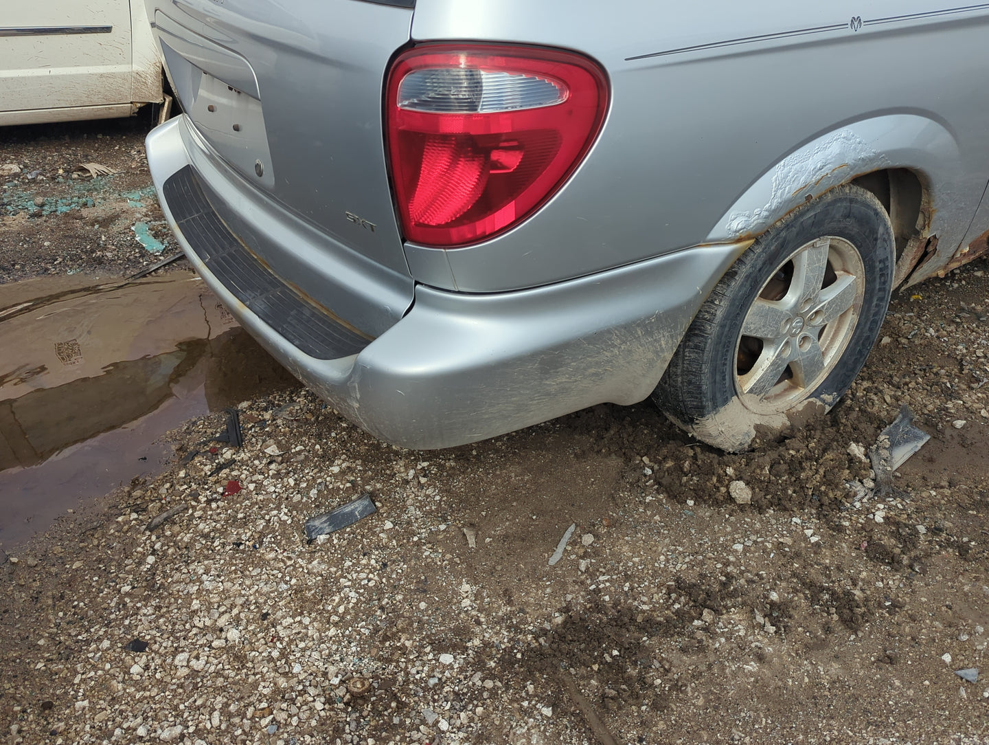 Dodge Grand Caravan Rear Bumper Assembly Oem 5011449 - Oemusedautoparts1.com