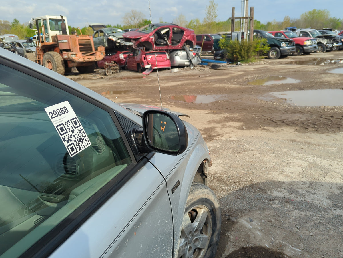 2005 Dodge Grand Caravan Passenger Side View Mirror - Right Door Mirror OEM Used - Oemusedautoparts1.com